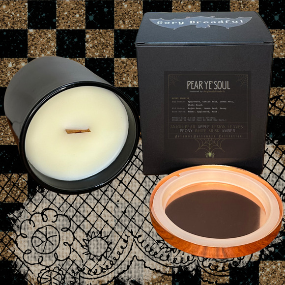 Pear Ye' Soul Crackling Wooden Wick Candle: Anjou Pear White Musk Amber Scent - Picture 3 of 10